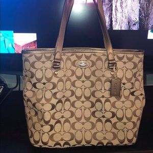 Coach shoulder bag monogram